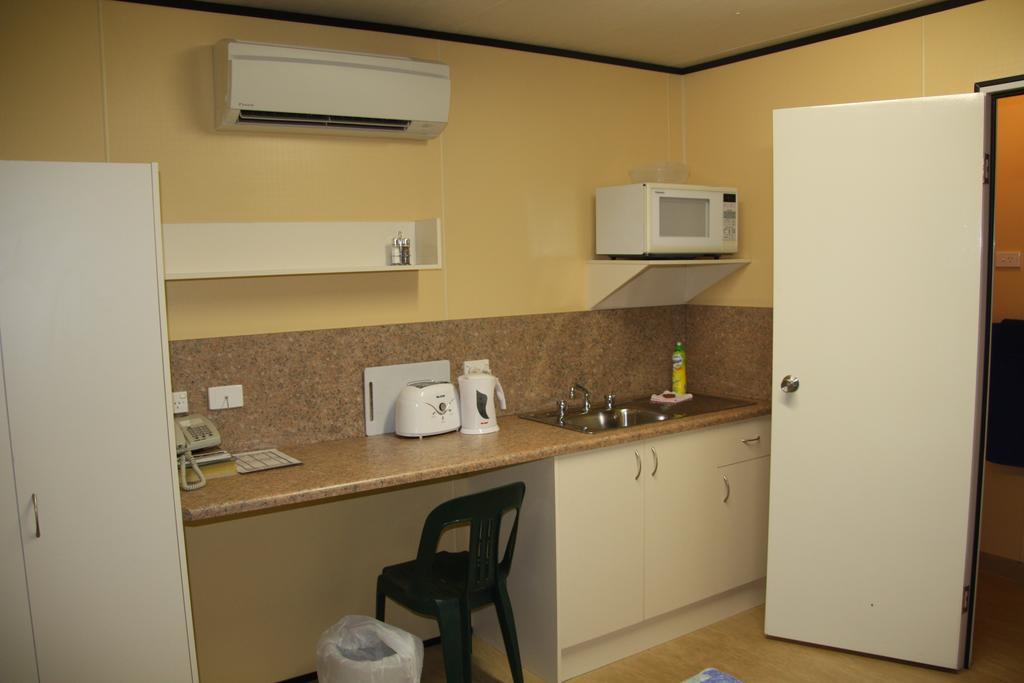 ลีชชาร์ด แอ็กคอมโมเดชัน Motel เมนท์อิซา ภายนอก รูปภาพ