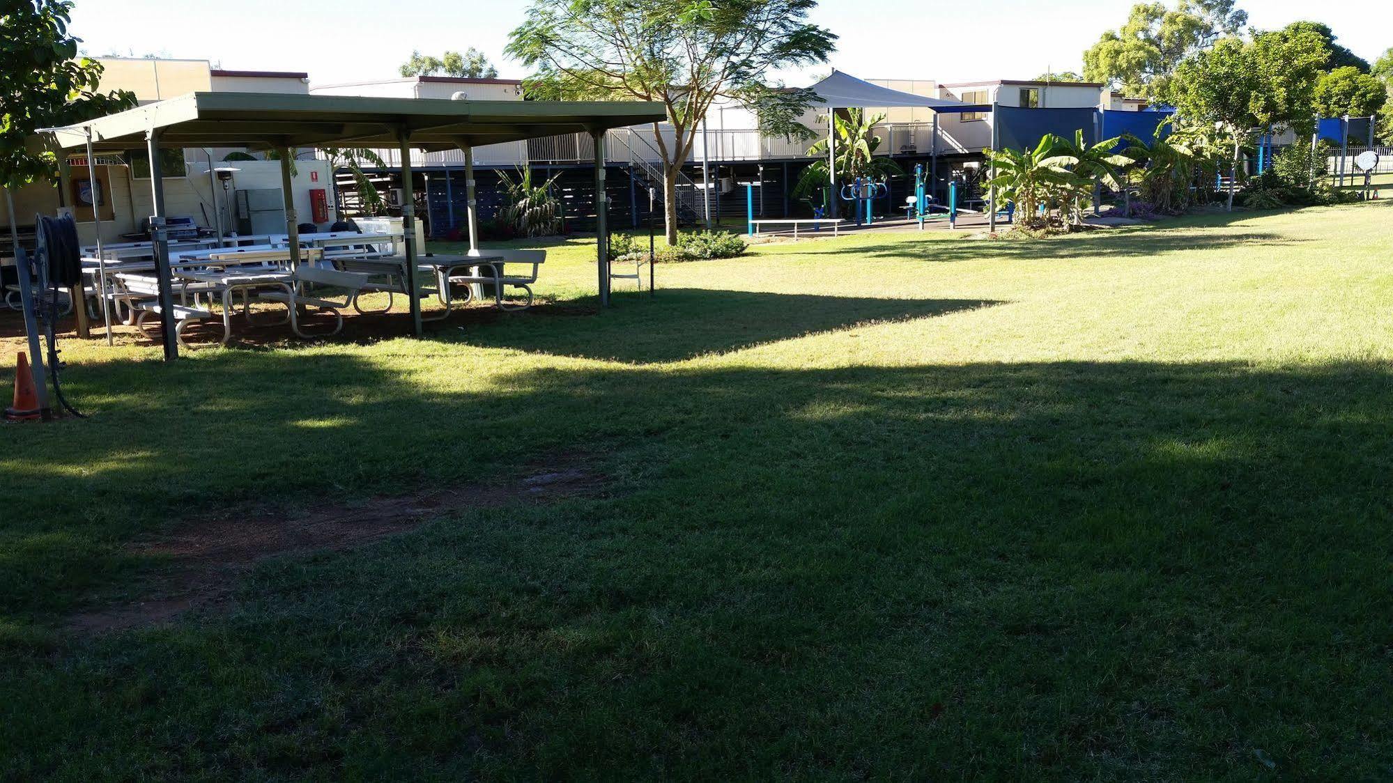 ลีชชาร์ด แอ็กคอมโมเดชัน Motel เมนท์อิซา ภายนอก รูปภาพ